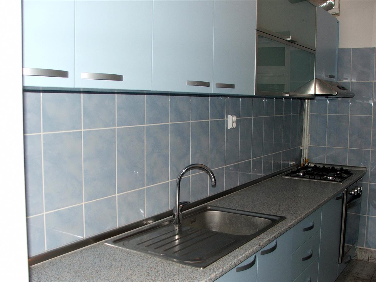 Poza Bucatarie liniara, pal, blat, geam sablat, alb, rama aluminiu - cbc070426 [1]