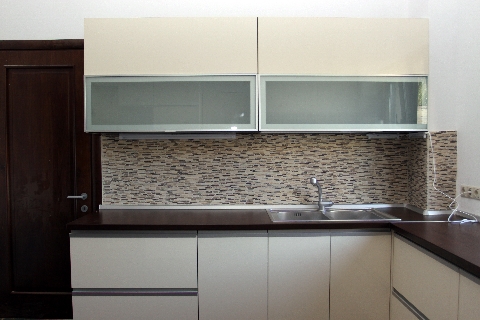 Poza Bucatarie L, pal/pal lucios, blat, geam sablat, alb, wenge, rama aluminiu - cbc091015 [1]