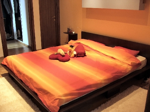 Poza pat cu margine, masa toaleta, pal, oglinda, ciocolata - cdr050522 [1]