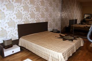 Poza pat, masa toaleta, pal/pal lucios, oglinda - cdr091212 [1]