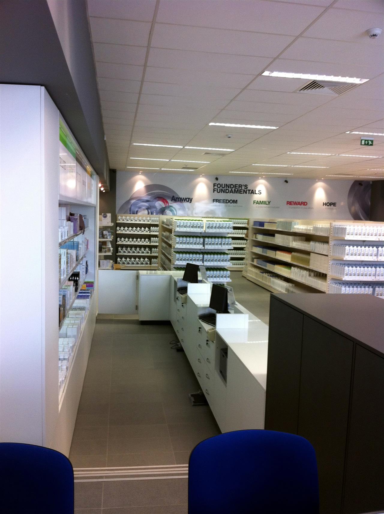 Poza info desk + casierii + expunere, pal, hpl, geam, alb, antracit - mal120312 [3]