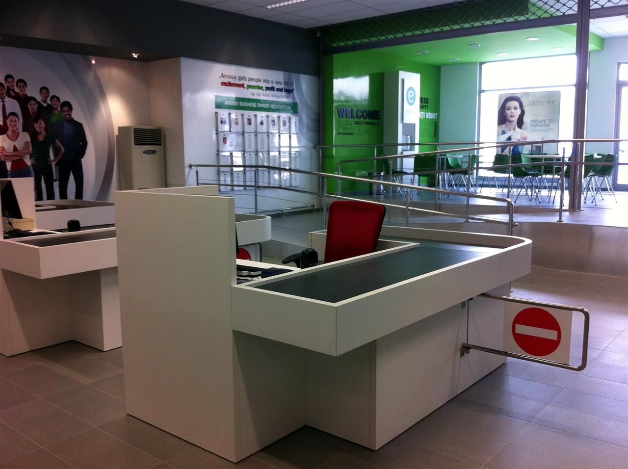 Poza info desk + casierii + expunere, pal, hpl, geam, alb, antracit - mal120312 [7]